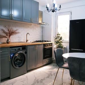 Apartament cu 2 camere semidecomandat în Podu Roș