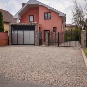 Casă individuală cu 5 camere cu Teren 320 Mp în Nufărul