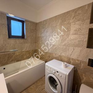 Apartament cu 2 camere decomandat în Victoriei