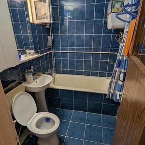 Apartament cu 3 camere semidecomandat în Titan