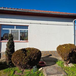 Casă individuală cu 4 camere cu Teren 673 Mp în Central