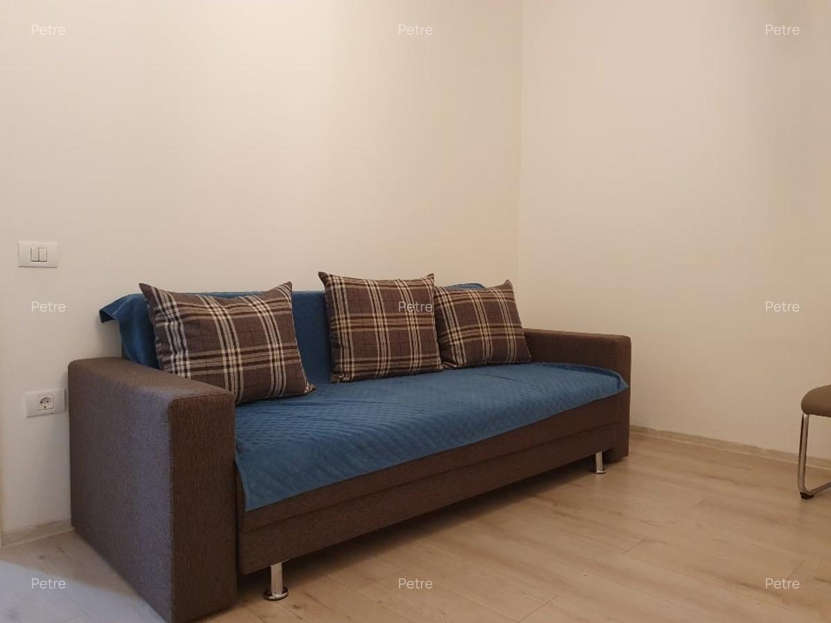 PROPRIETAR inchiriez apartament 3 camere ,cu terasa, gradina 2 locuri de parcare - 14