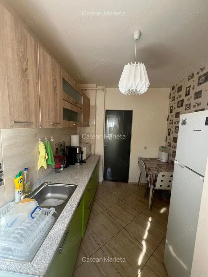 Inchiriez apartament 3 camere zona ONIX Bra?ov. - 1