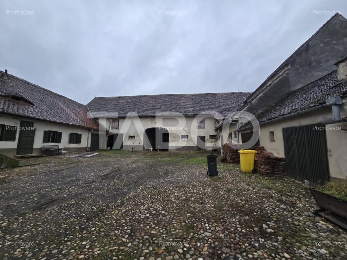 Casa de patrimoniu cu teren arhitectura saseasca sat Nou judetul Sibiu - 2