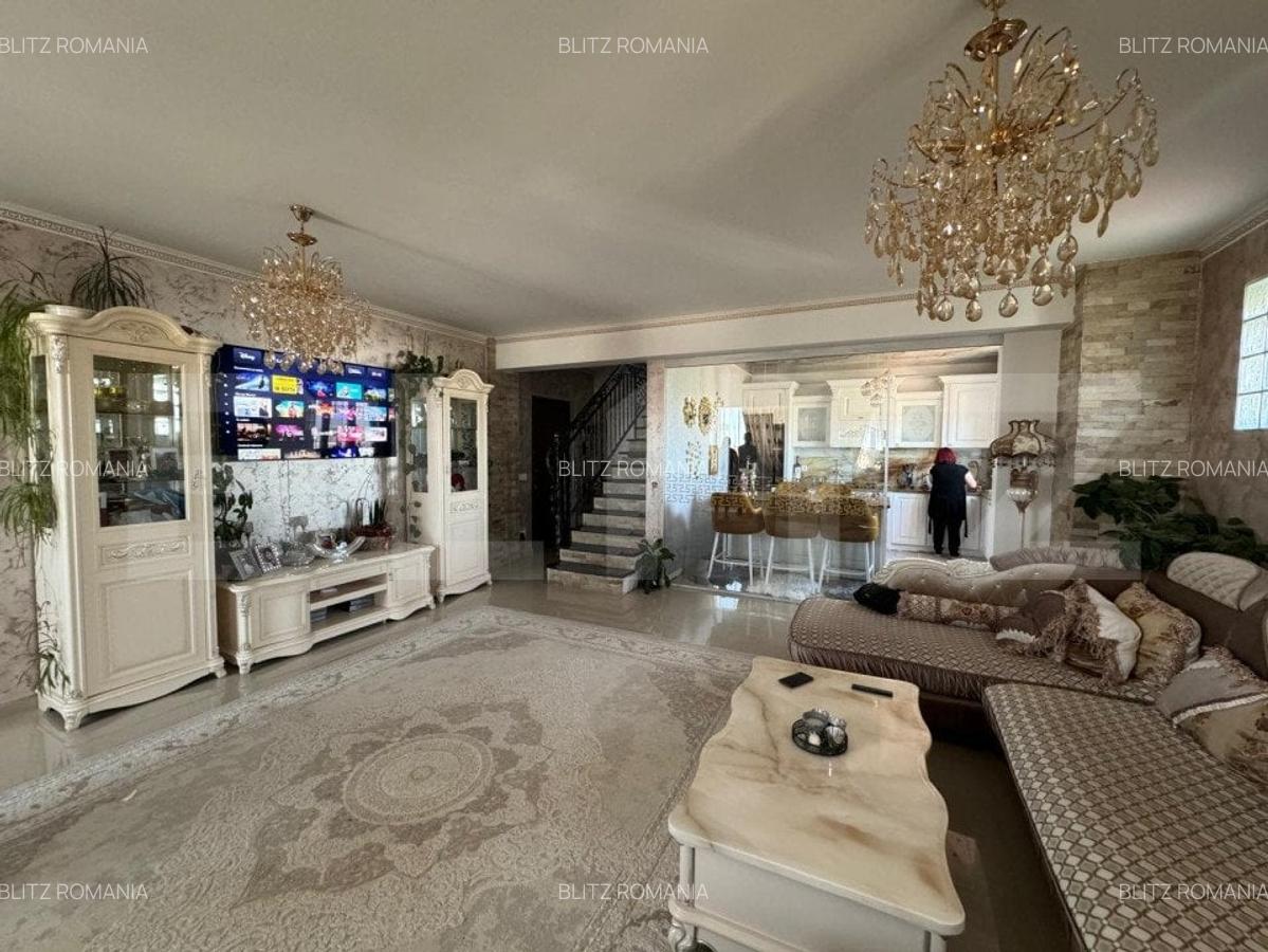 Penthouse ,4 camere , 177 mp , zona centrala ,Radauti - 5