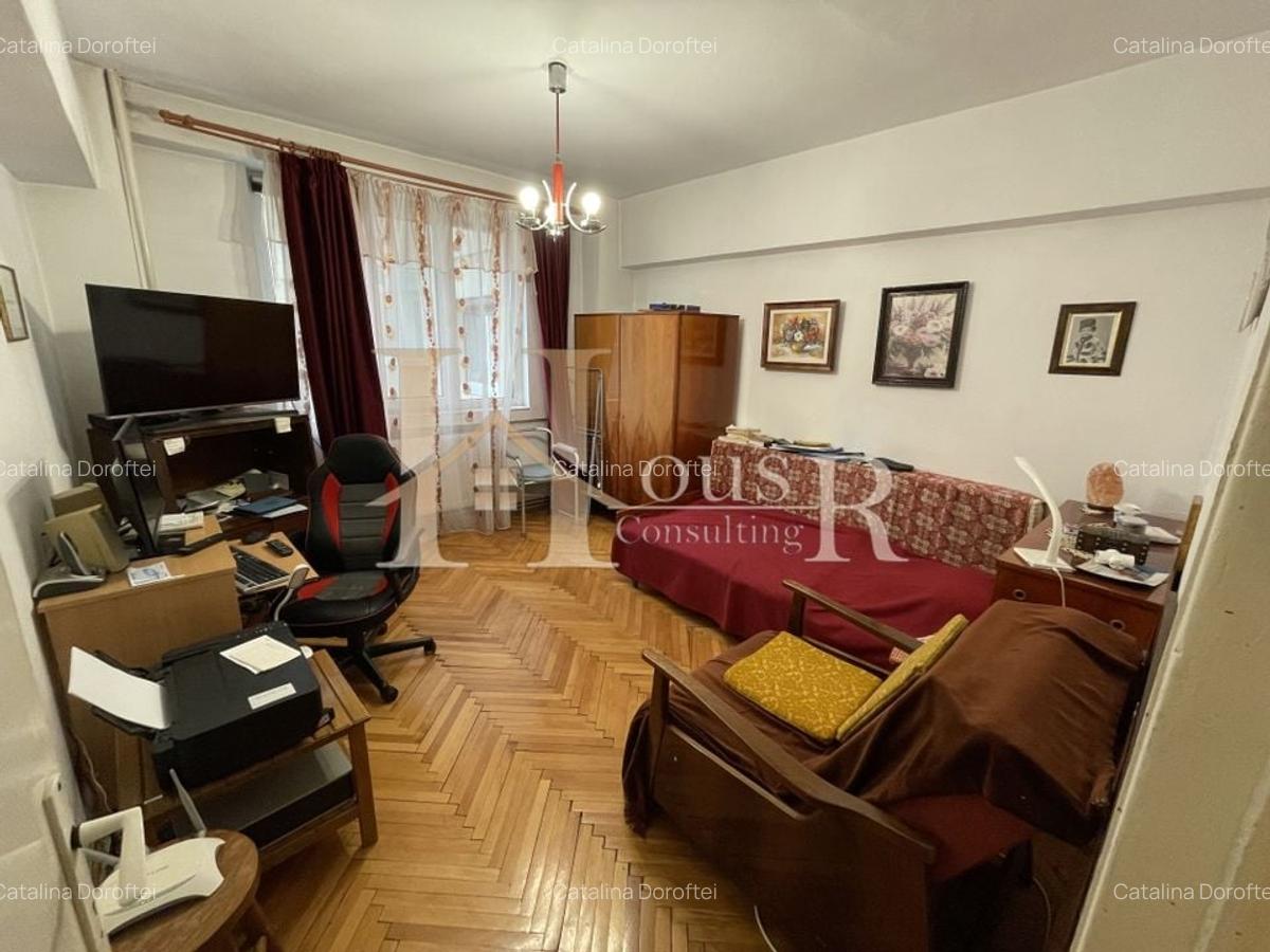 Decomandat. Centrala proprie. Aproape de Piata Unirii - 1