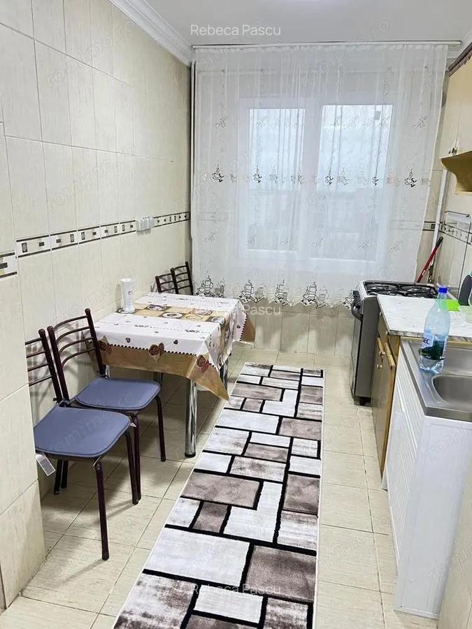 Apartament 2 camere spa?ios, renovat, langa metrou 1 Decembrie 1918 - 2