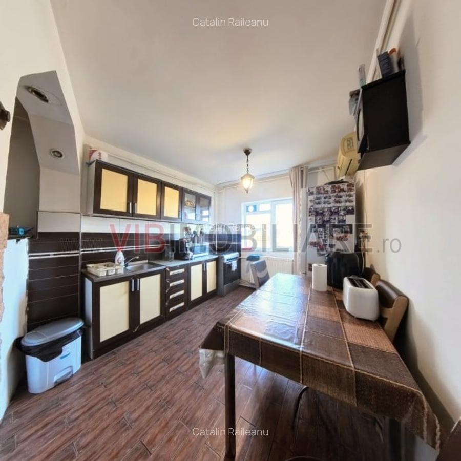 3 Camere - Gorjului - Strada Răsăritului - 4 3 Camere - Gorjului - Strada Răsăritului - 4