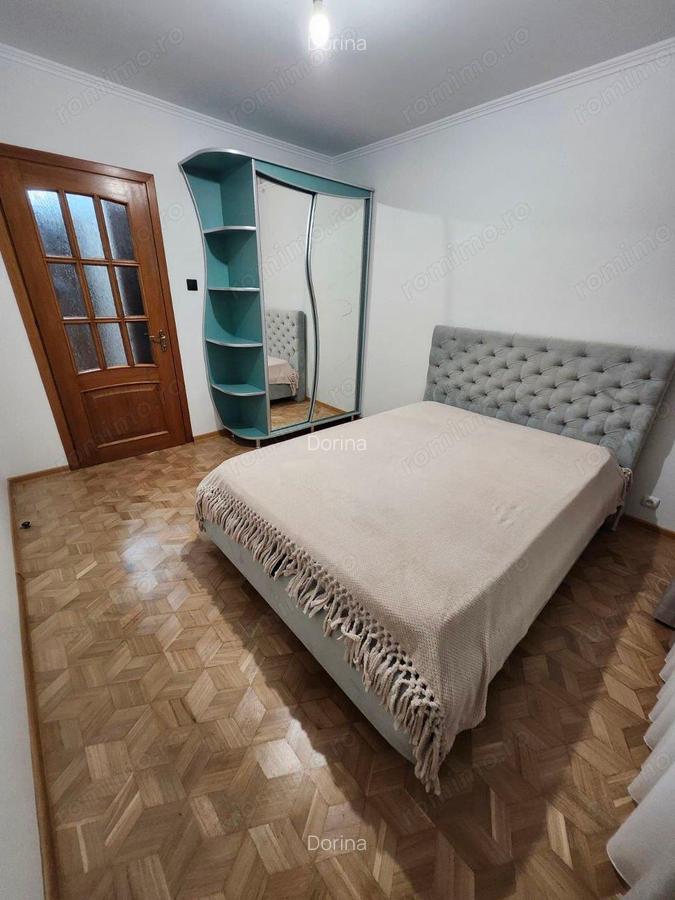 Ofer spre vanzare Apartament 3 camere decomandat Delfinului - 5 Ofer spre vanzare Apartament 3 camere decomandat Delfinului - 5