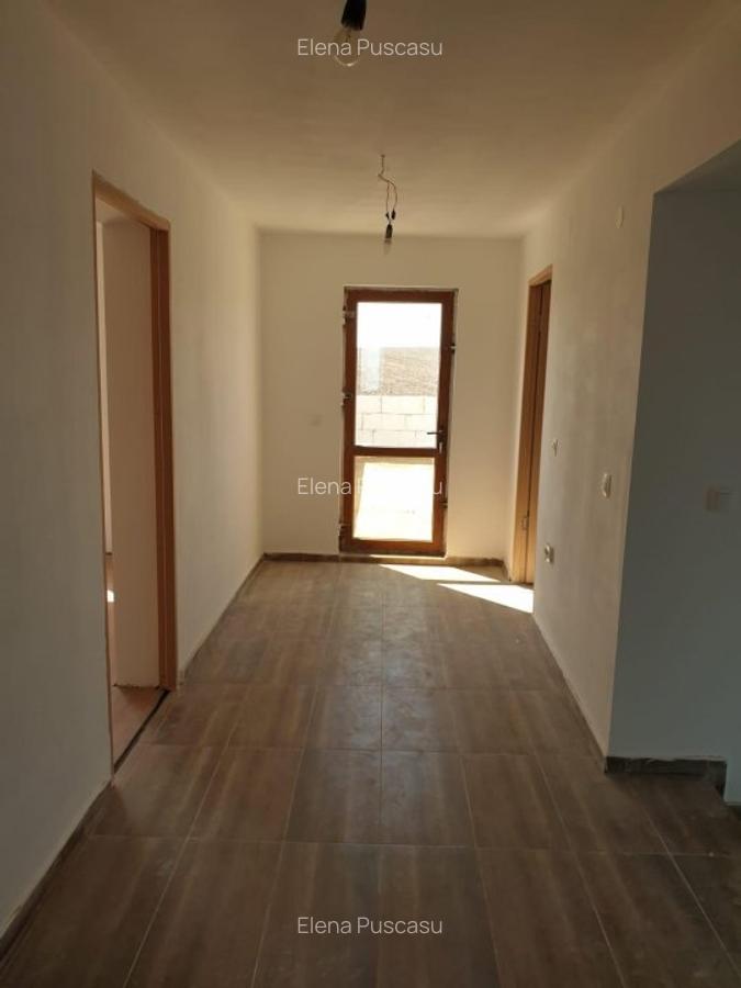 Casă cu 5 camere în Exterior Nord - 1