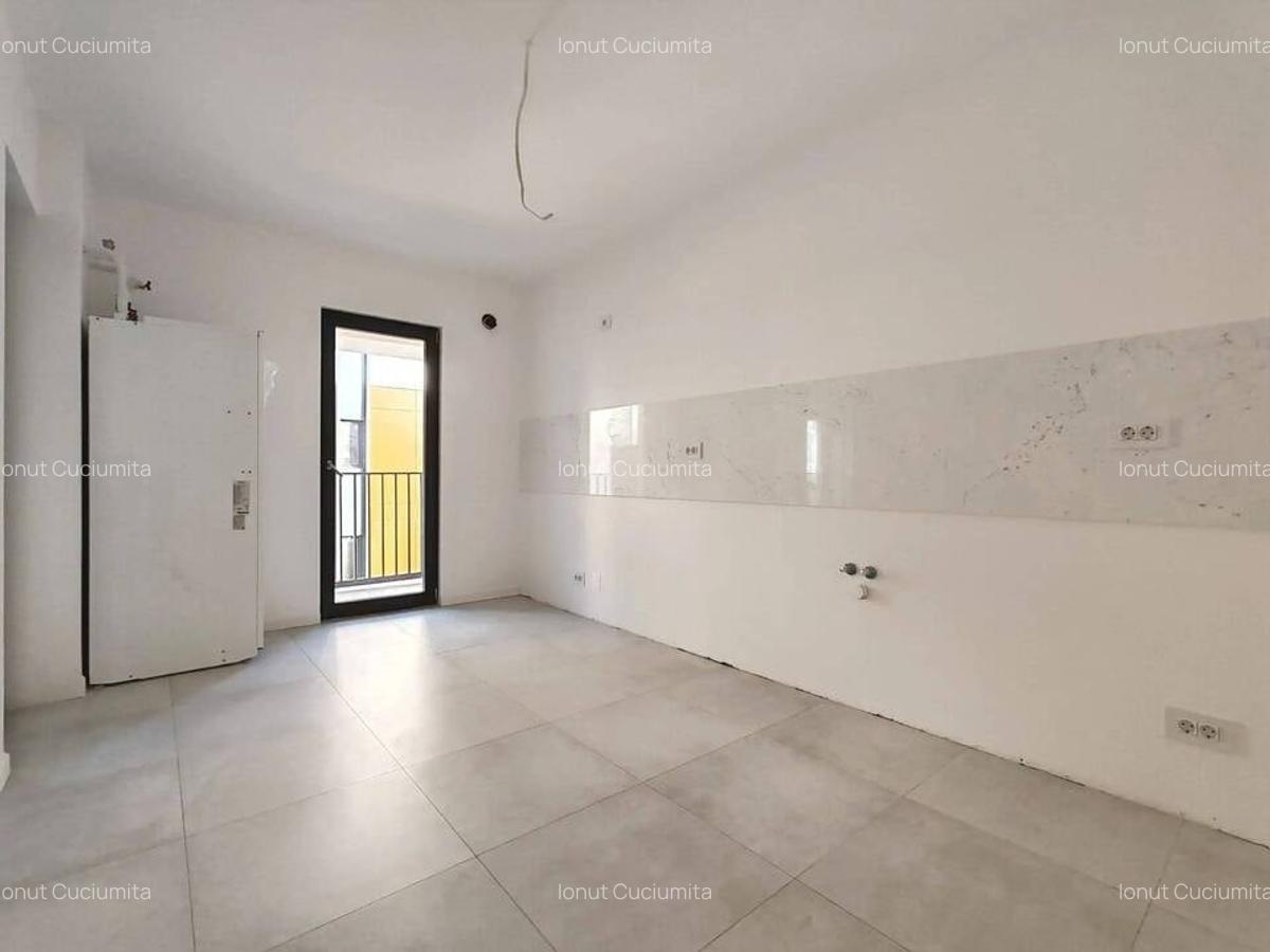 Apartament cu 3 camere decomandat în Titan - 18