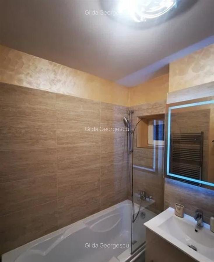 Apartament cu 3 camere decomandat în Răcădău - 5