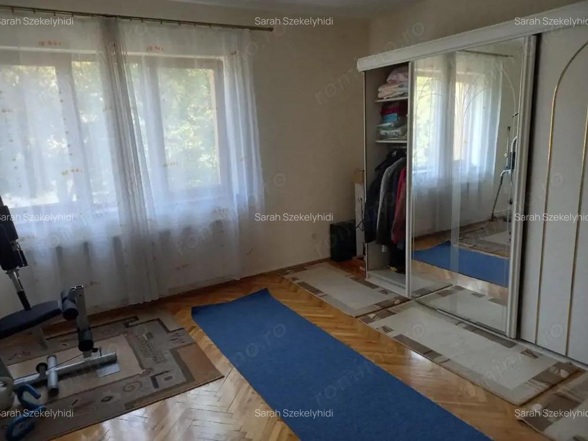 BRASADAS vinde casa in zona TITULESCU cu 5 camere si teren 350mp - 12