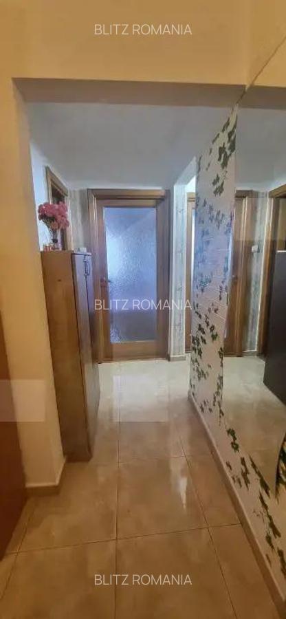 Apartament cu 3 camere in zona Soarelui - 13