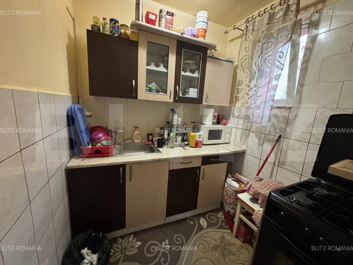 Apartament de vanzare, cu 2 camere, 35 mp, zona Micro 14 - 1