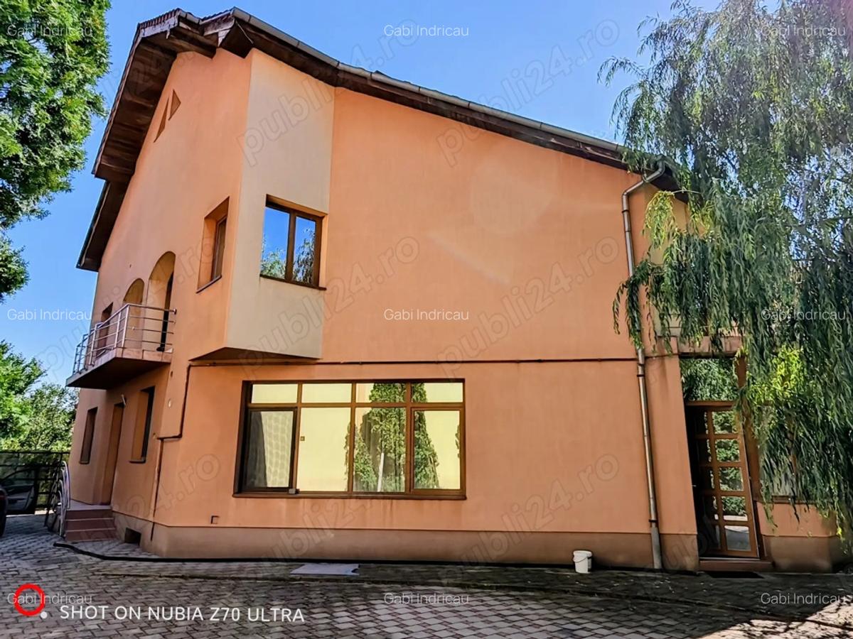 Proprietar vand vila d+p+e+m cu o suprafata generoasa de 540 mp construiti, teren amplu de 950 mp - 1