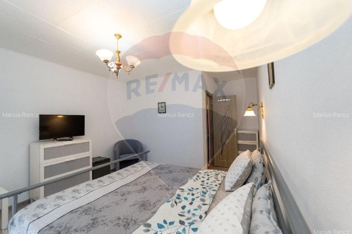 De vanzare - Vila Bianca Dragusin, 12 camere - Moieciu de Sus - 12