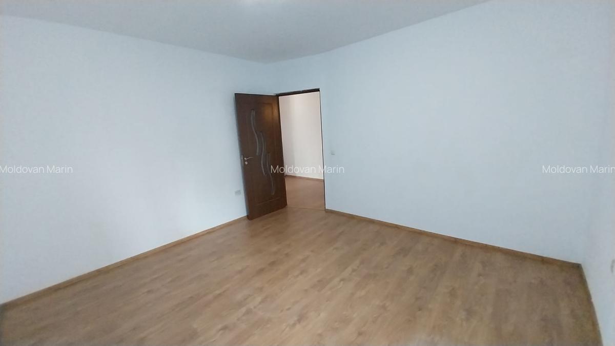 Apartament cu 3 camere semidecomandat în Florești - 6