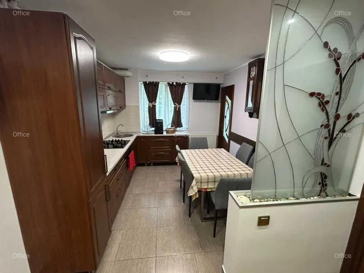 Apartament spatios, 3 camere, 77 mp, parter inalt, parcare - Str. Agricultorilor - 1