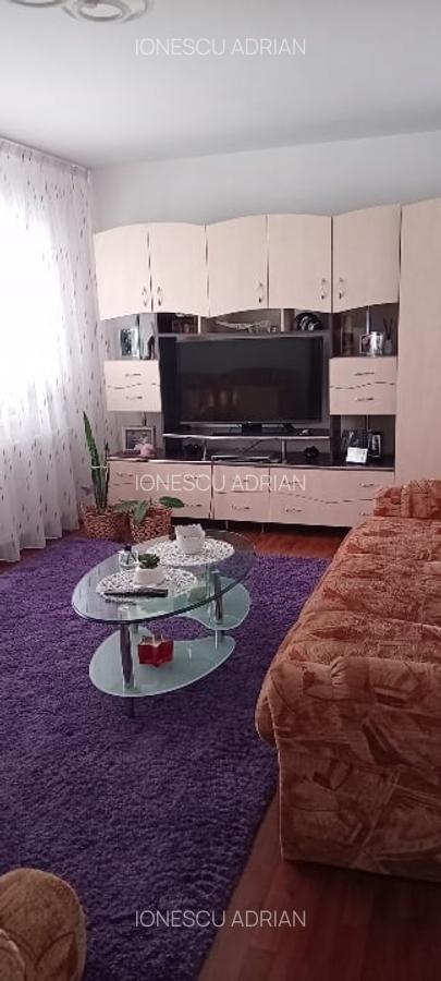 Direct proprietar – Apartament mobilat, vedere sud – Zărnești, 69.900 € - 2