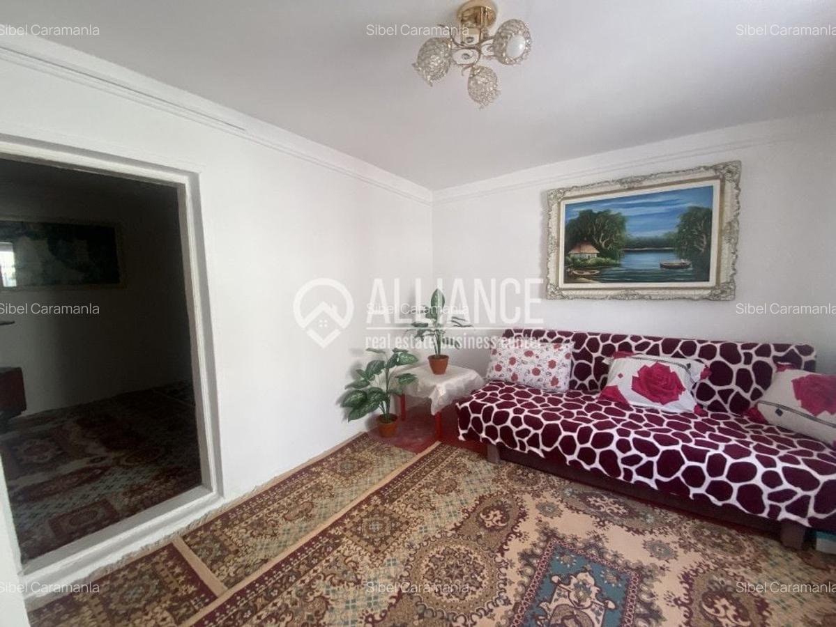 Murfatlar (COD 07)Casă bătrânească locuibilă cu teren de 300 mp - 3