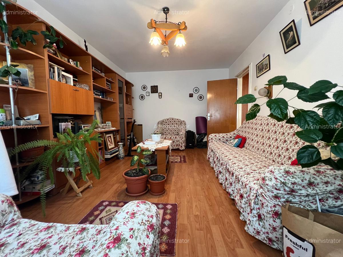 Apartament cu 2 camere decomandat în Drumul Taberei - 2