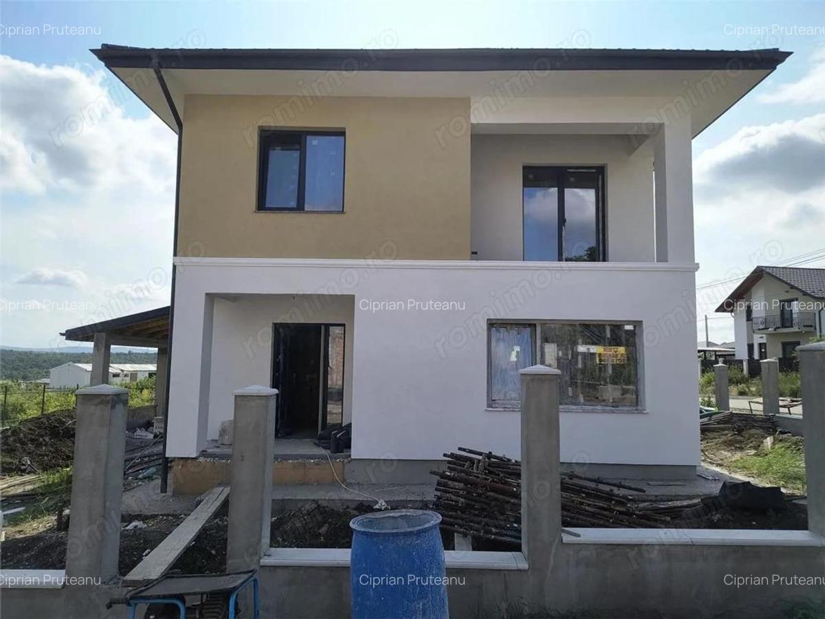 Vila 4 camere Valea Adanca intersectia 5 drumuri - 1