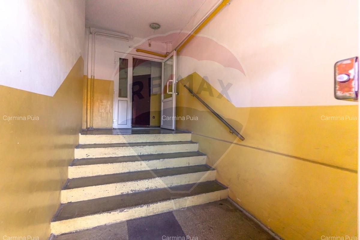 Apartament 2 camere/ 2 balcoane/de renovat-  zona Tractorul! - 3