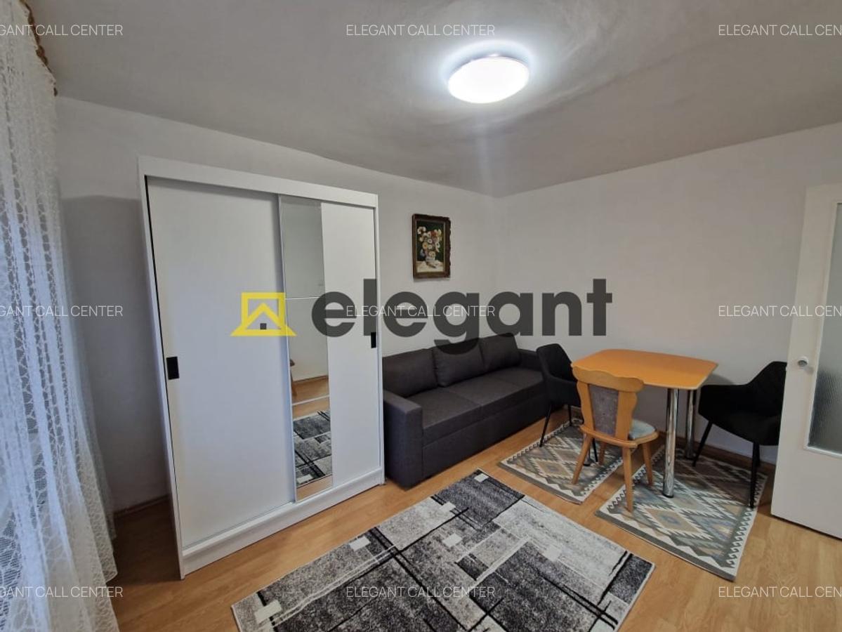 Garsoniera decomandata, etaj 1, centrala, Brazda-Spiru Haret - 2