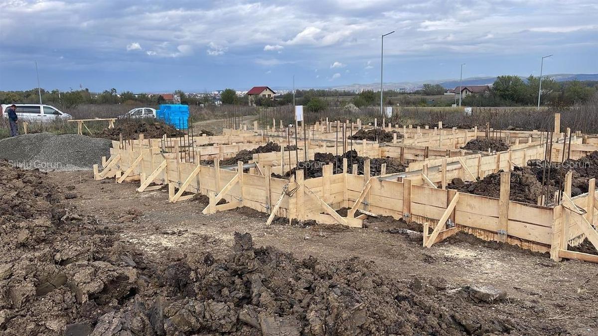 Casa individuala la CHEIE cu 4 camere 3 bai 480 mp teren pe Calea Cisnadiei - 2