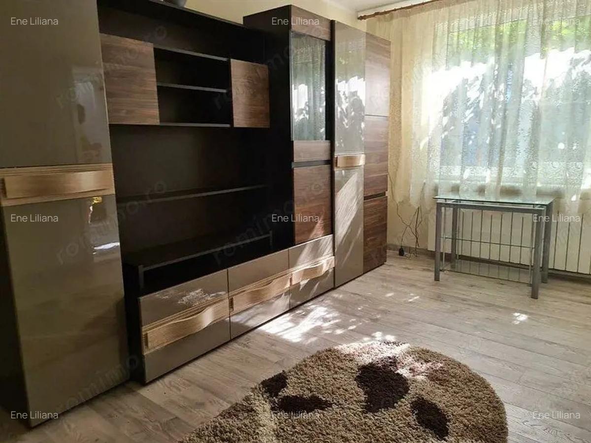 De inchiriat - casa P+1E+M - zona Port, langa liceul de Marina - 2 De inchiriat - casa P+1E+M - zona Port, langa liceul de Marina - 2