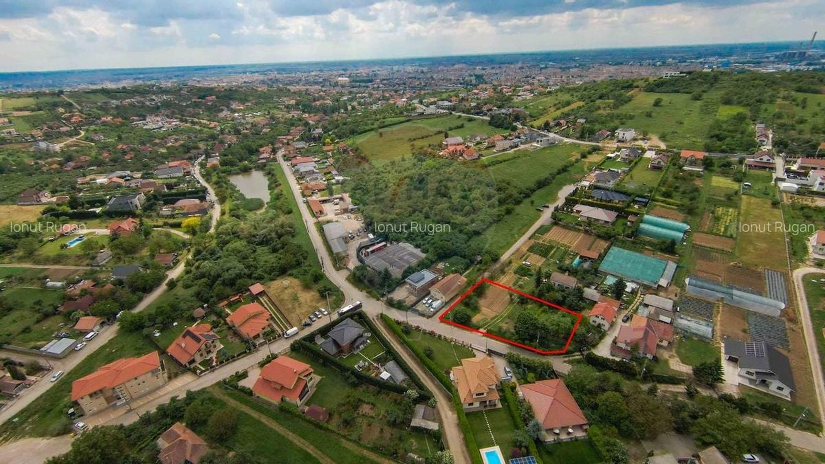 Teren intravilan 1 210 mp, dublu front, de vanzare, Strada Izvorului - 1