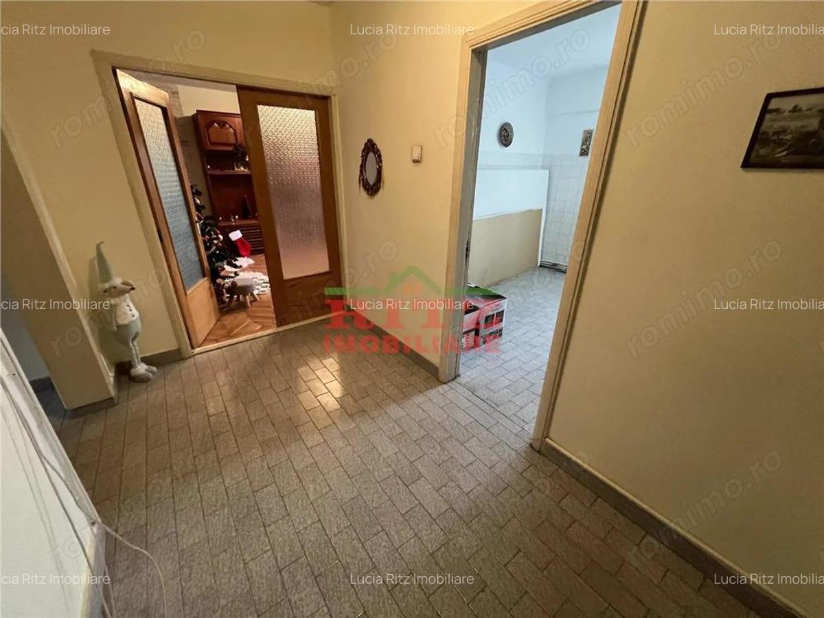 Nou! Ap. 3 cam., decom., et. 2, boxa, zona Scoala de Politie! - 3