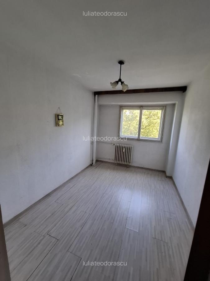 Vând apartament 3camere Drumul Taberei,strada Brasov - 3