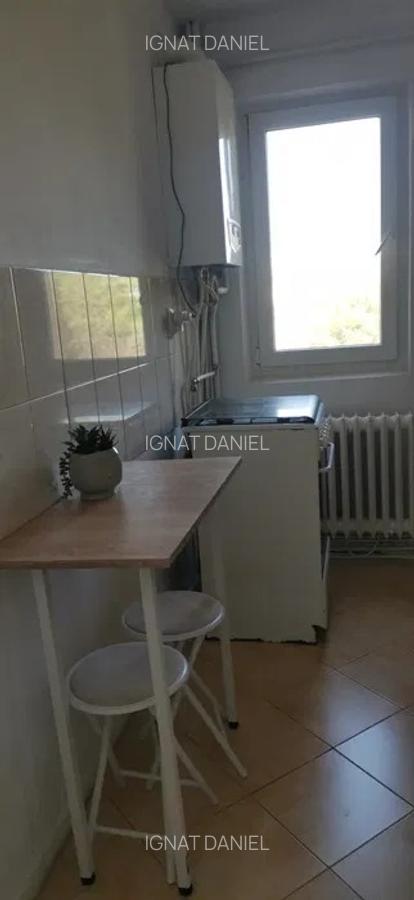 Apartament cu 2 camere, decomandat, zona Podu de Piatra - 5
