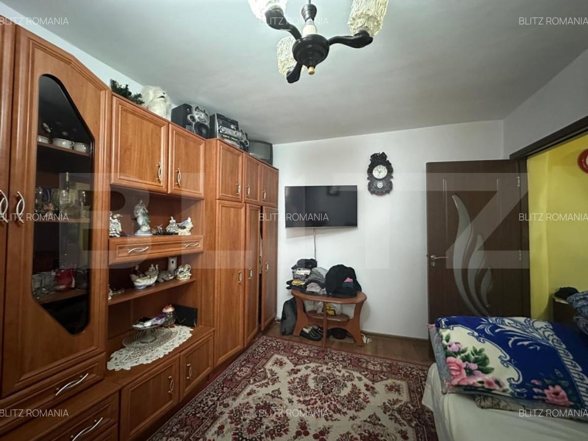 Apartament de vanzare 2 camere decomandat, zona Centrala Sacele - 4