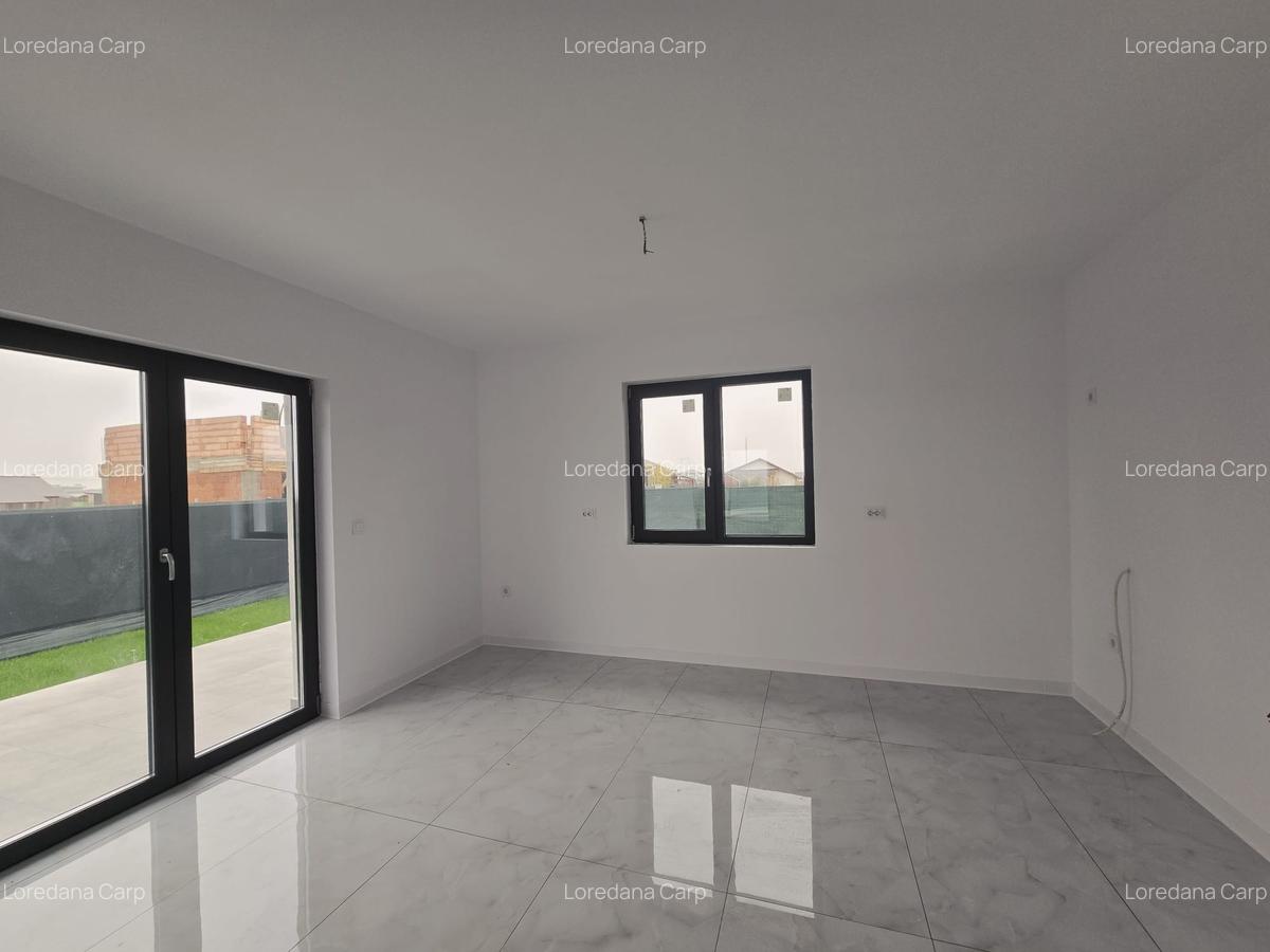 Casa individuala- 3 camere - 2 bai- incalzire pardoseala - 4