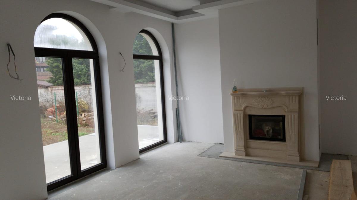 Casă cu 7 camere în Sisești - 4