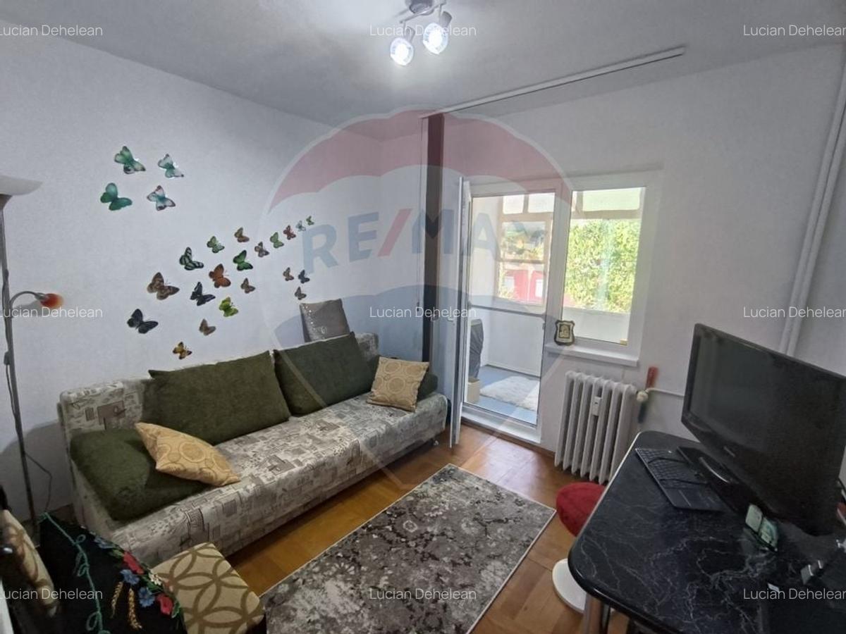 Vanzare ap 3 camere 2 bai etaj 1 complet decomandat  zona Miorita - 4