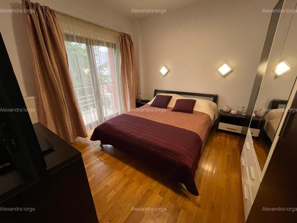 APARTAMENT IN VILĂ 5 CAMERE,4 BĂI,3 TERASE,2 LOCURI DE PARCARE,CURTE - 13