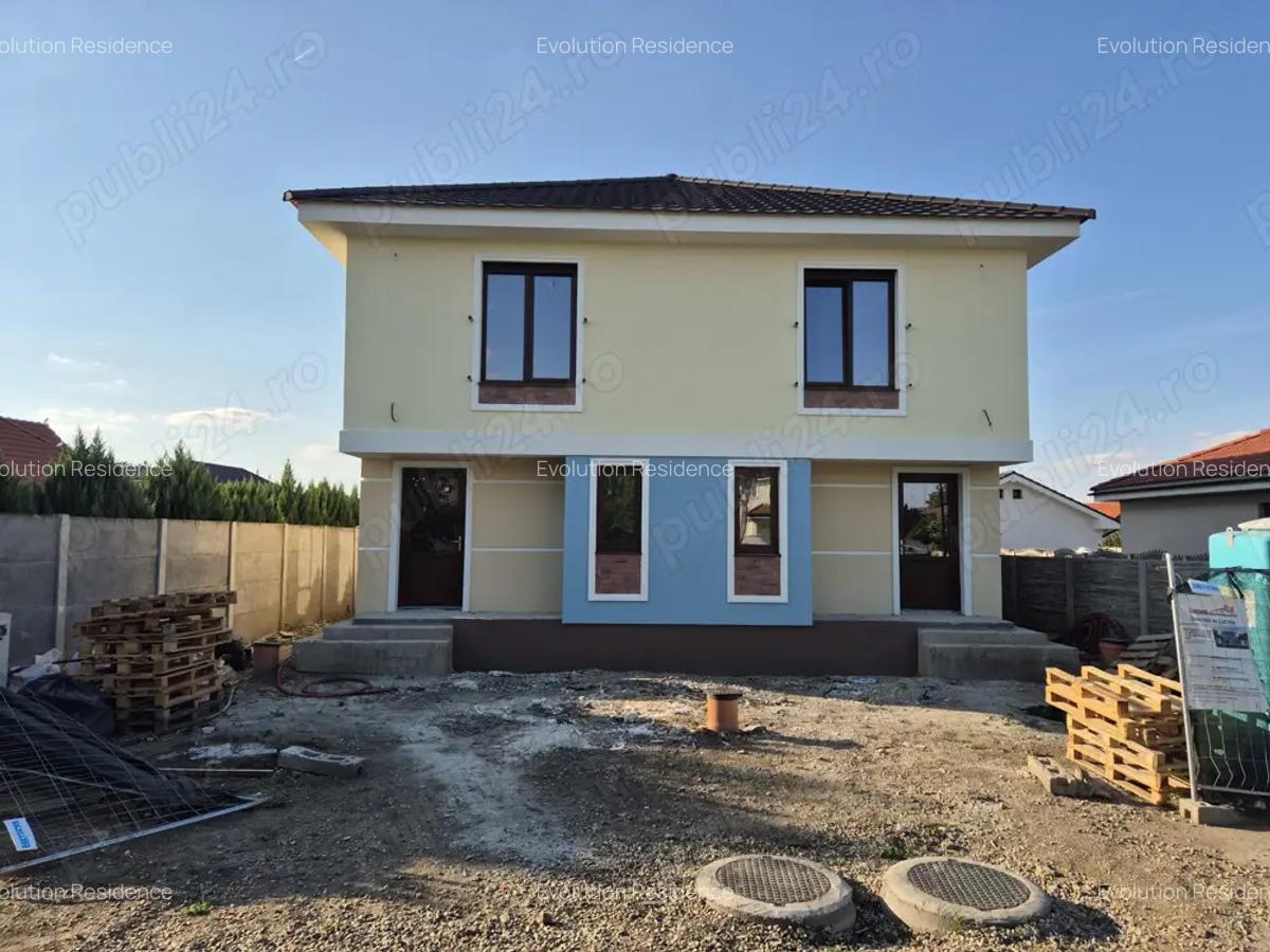 Duplex in centrul Comunei Sacalaz P+E+Pod, 4 camere - 1