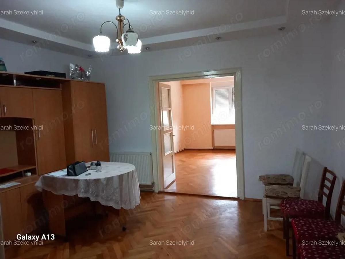 BRASADAS vinde casa 2 cam cu etaj 6 ari zona Bercu Rosu. - 1