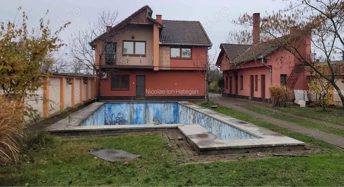 Imobil cu 3 case:C1 -3 nivele;C2-2nivele;C4-1 nivel;C3;C5;Piscina;Foisor - 20