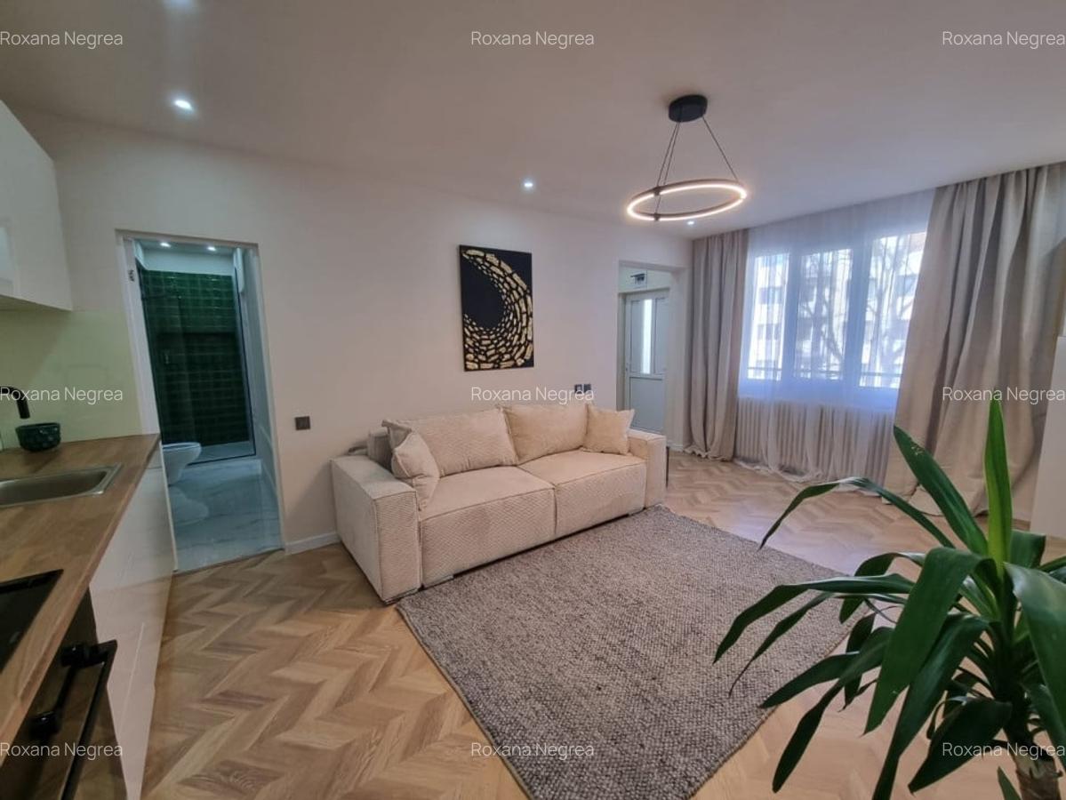 Apartament  cu 2 camere, ultrafinisat, zona semicentrala, etaj intermediar - 6