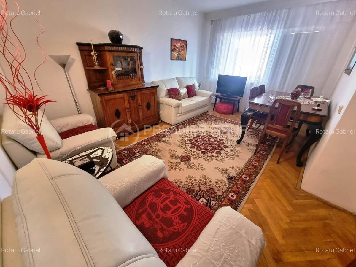 Apartament cu 3 camere în Central - 1
