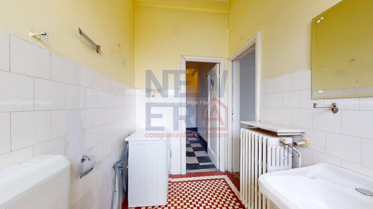 De Vanzare-Ap. Spatios si Luminos in Vila Interbelica- Bld Mircea Voda - 12 De Vanzare-Ap. Spatios si Luminos in Vila Interbelica- Bld Mircea Voda - 12