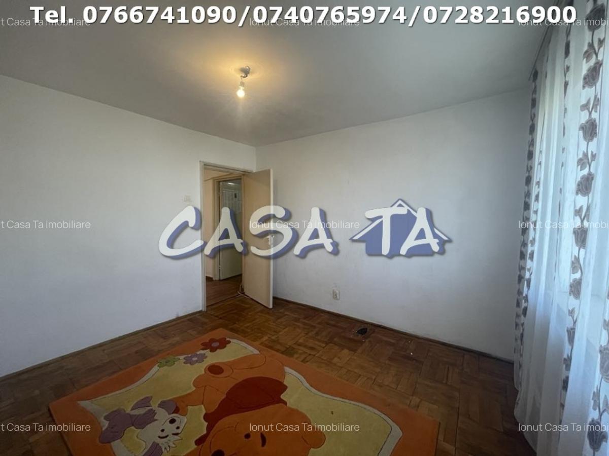 Apartament 3 Camere, Etaj 4, Strada Aleea Teilor - Zona 9 Mai - 9