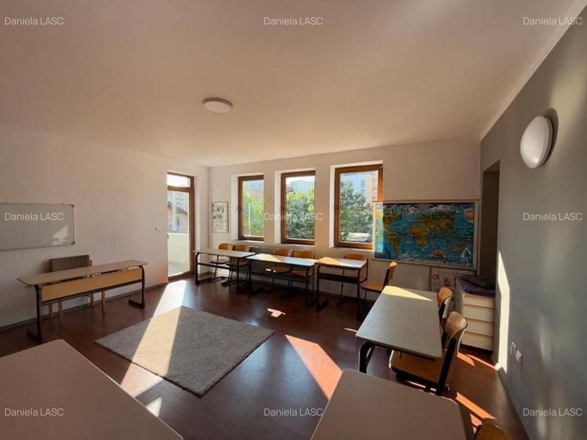 Casa spatioasa,perfecta pentru locuit sau investitie - 9