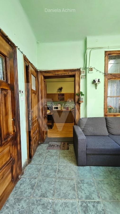 Casa individuala compusa din doua apartamente, cu teren liber de 540 mp - 10