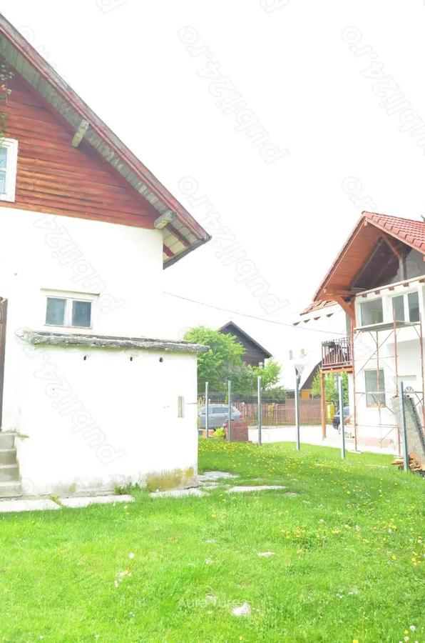 Bran-Casa de locuit cu 3 camere si teren - 3